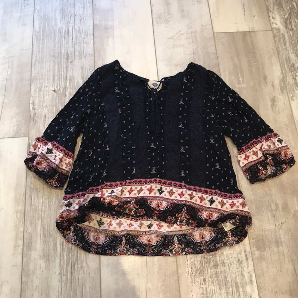 Comfy shirt, size M, blue, pink and white